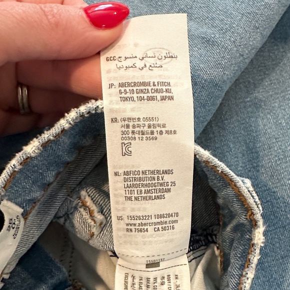 Abercrombie & Fitch The ’90s Slim Straight Ultra High Rise Jeans — Cross Button - Picture 4 of 5